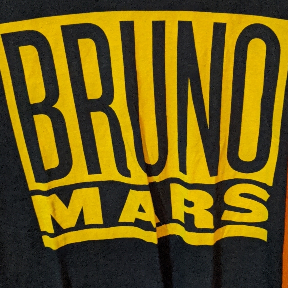 Bruno Mars concert t-shirt (M) - Picture 3 of 6